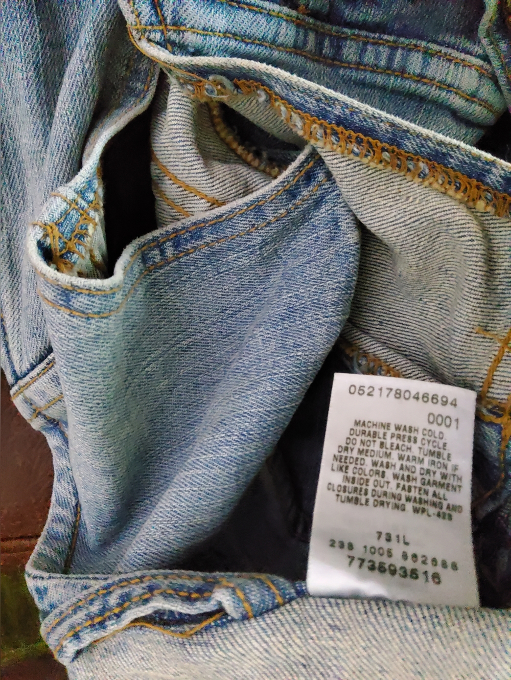 Levi's Light Wash Denim Vest with Red Tab - Picture 7 of 7
